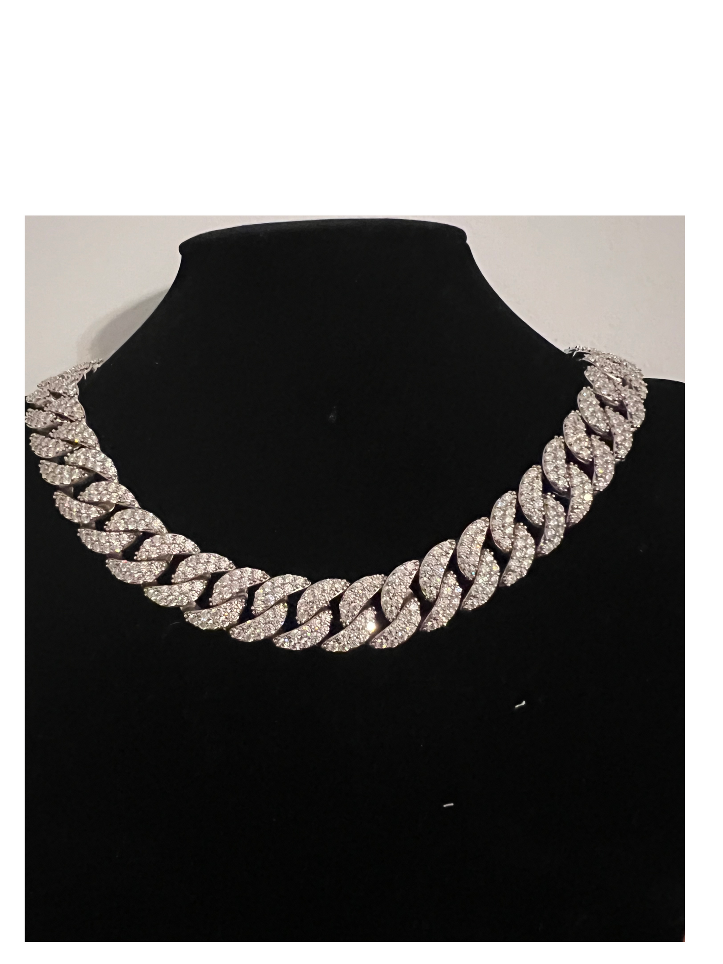 19mm Silver Moissanite Cuban Chain 22 Inches